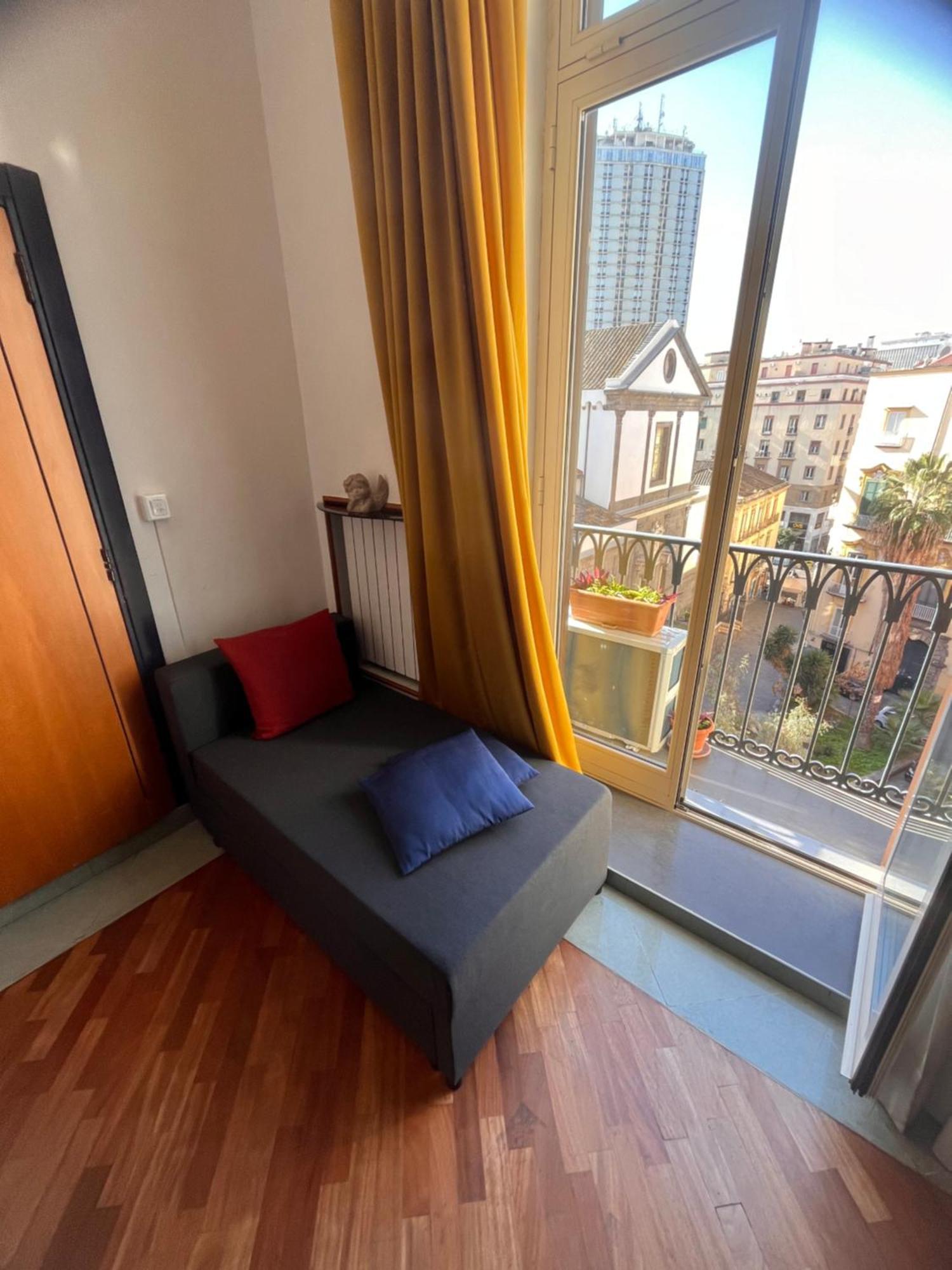 Lanova21 * Naples